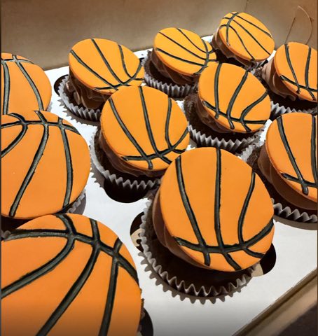 Endulge Cupcake Boutique photo